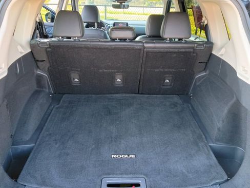 Used 2023 Nissan Rogue SV w/ SV Premium B Package FWD image 15