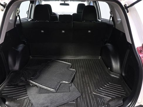 Used 2014 Toyota RAV4 XLE AWD/4WD image 16