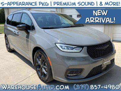 Used 2025 Chrysler Pacifica Limited