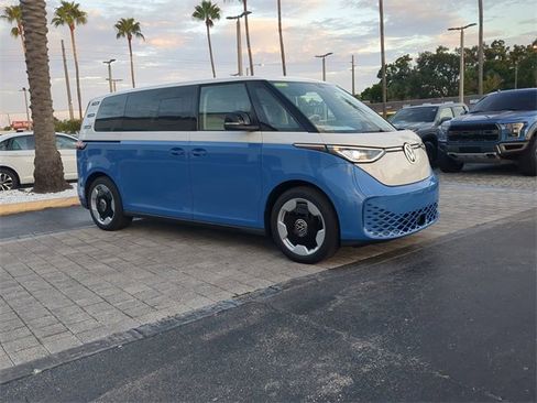 New 2025 Volkswagen ID. Buzz Pro S Plus image 2