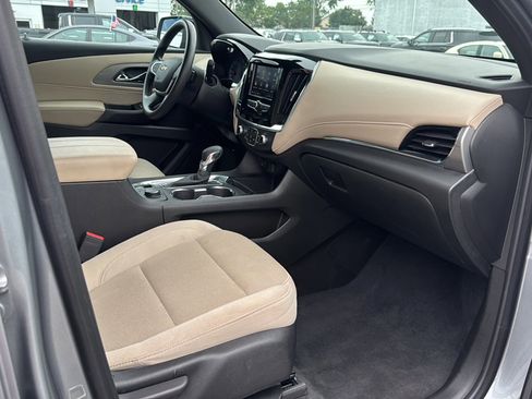 Used 2023 Chevrolet Traverse LS image 14