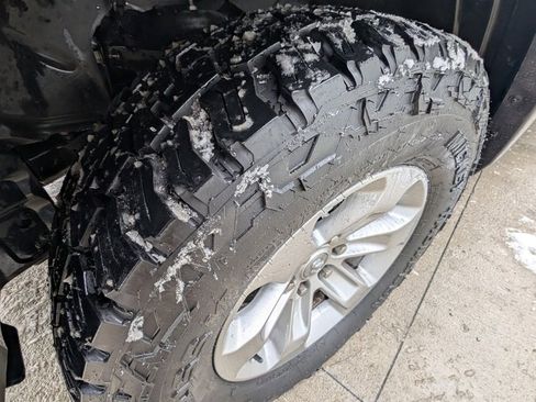 Used 2021 RAM 1500 Laramie image 40