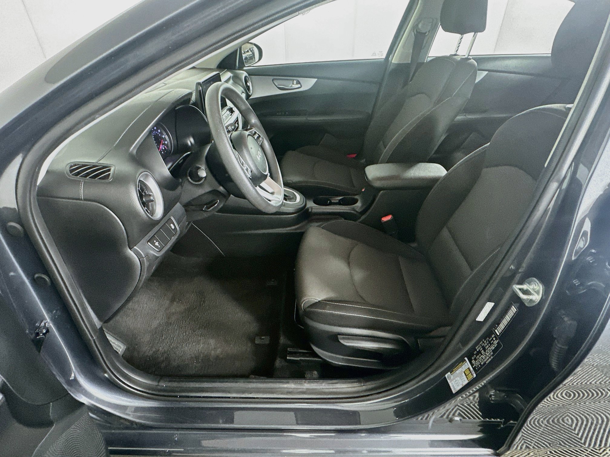 Used 2024 Kia Forte LXS FWD image 13