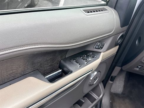 Used 2019 Ford Expedition Limited w/ Equipment Group 301A image 19