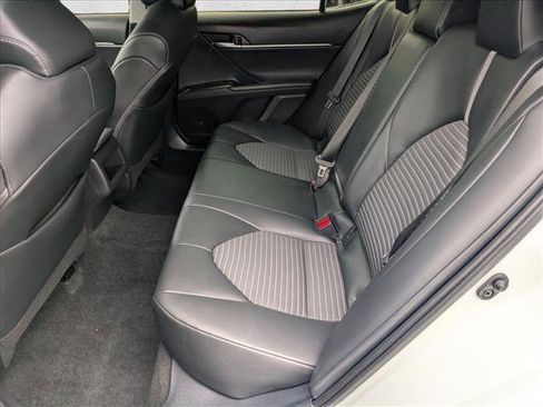 Used 2022 Toyota Camry SE image 17