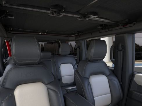 New 2026 Ford Bronco Outer Banks w/ Sasquatch Package AWD/4WD image 12