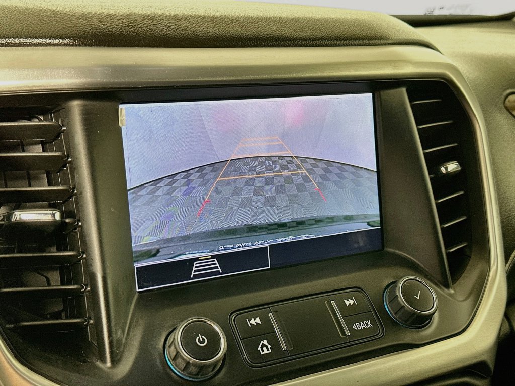 Used 2023 GMC Acadia SLE w/ Driver Convenience Package FWD image 18