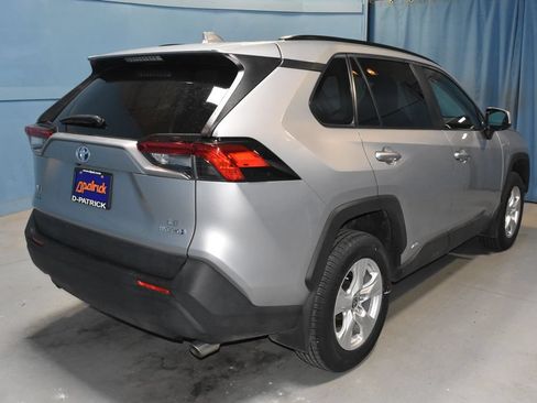 Used 2021 Toyota RAV4 LE AWD/4WD image 24