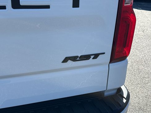 Used 2023 Chevrolet Silverado 1500 RST w/ Redline Edition AWD/4WD image 10