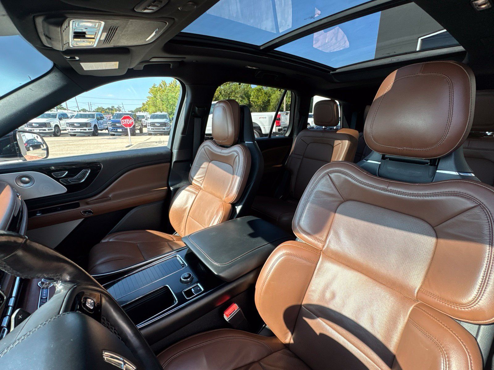 Used 2022 Lincoln Aviator Reserve w/ Equipment Group 201A AWD/4WD image 13