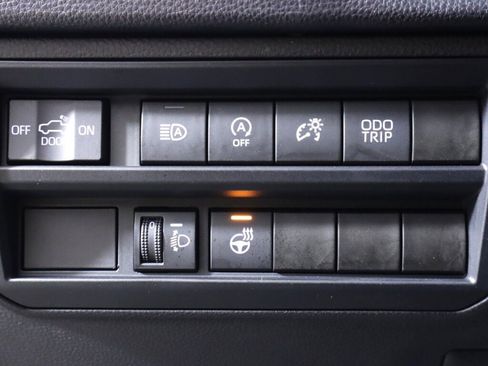 Used 2022 Toyota Tundra SR5 w/ TRD Off-Road Package image 10