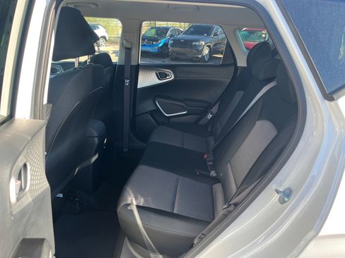 Used 2025 Kia Soul LX image 17