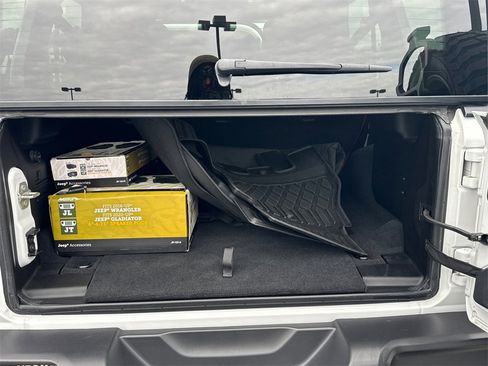 Used 2024 Jeep Wrangler Unlimited Rubicon image 19