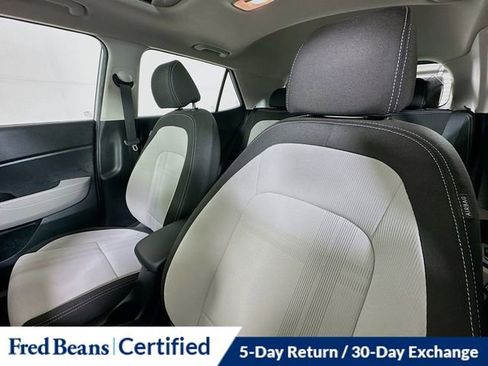 Certified 2023 Hyundai Venue SEL image 21