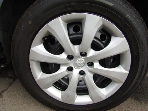 Used 2020 Toyota Corolla LE image 25