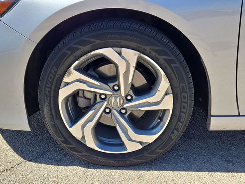 Used 2018 Honda Accord EX image 11