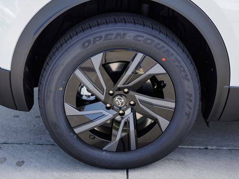 New 2026 Toyota C-HR w/ Cold Weather Package image 11