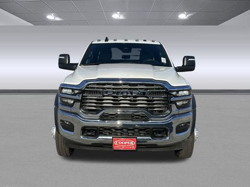 New 2026 RAM 4500 Tradesman w/ Chrome Appearance Group image 2