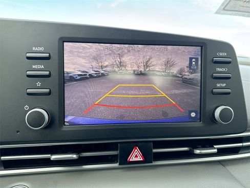 Used 2023 Hyundai Elantra SEL image 15