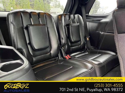 Used 2017 Ford Explorer Limited w/ Equipment Group 301A AWD/4WD image 19