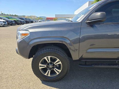 Used 2022 Toyota Tacoma SR AWD/4WD image 13