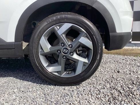 Used 2022 Hyundai Venue SEL w/ Cargo Package image 11