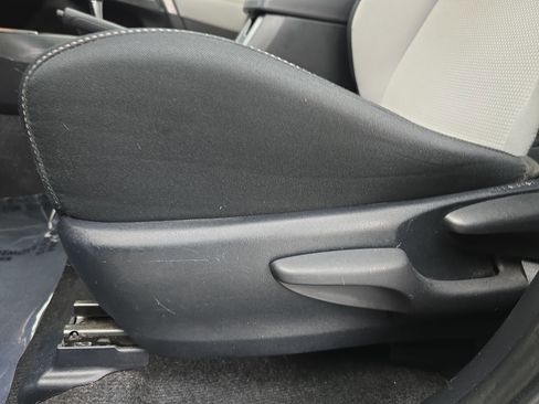 Used 2018 Toyota RAV4 XLE image 28