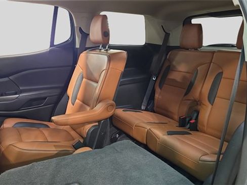 Used 2018 GMC Acadia SLT w/ LPO, Protection Package image 16