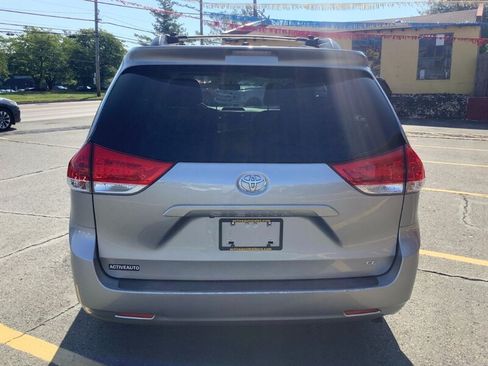 Used 2012 Toyota Sienna LE w/ Towing Pkg FWD image 6