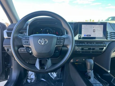 Used 2025 Toyota Camry LE FWD image 12