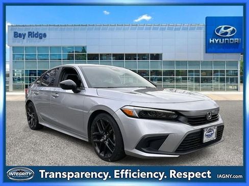 Used 2023 Honda Civic Sport image 1