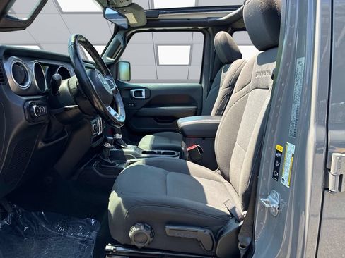 Used 2021 Jeep Wrangler Unlimited Sahara w/ Cold Weather Group AWD/4WD image 24