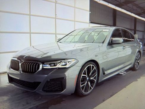 Used 2023 BMW 530i xDrive w/ M Sport Package image 5
