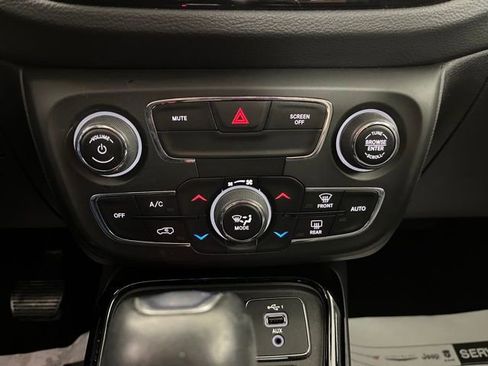 Used 2020 Jeep Compass Limited image 34