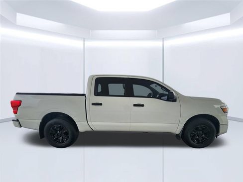 Used 2024 Nissan Titan SV AWD/4WD image 6