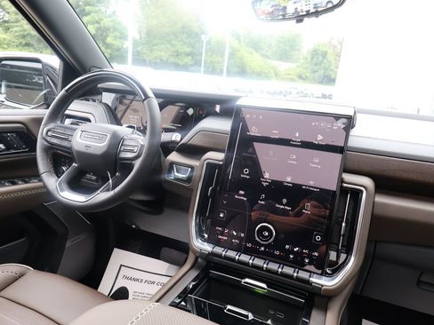 New 2026 GMC Yukon Denali Ultimate AWD/4WD image 33