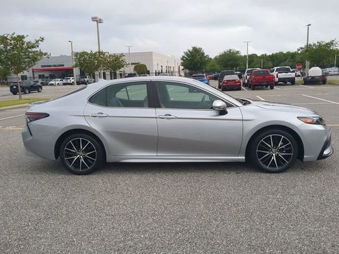 Certified 2024 Toyota Camry SE FWD image 3