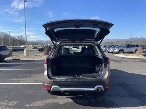 Certified 2022 Subaru Forester Touring w/ Popular Package #3 image 11