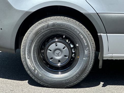 New 2025 Mercedes-Benz Sprinter 2500 image 24