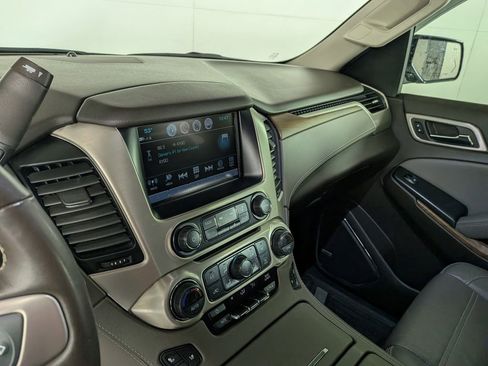 Used 2020 GMC Yukon Denali w/ Denali Premium Package image 25