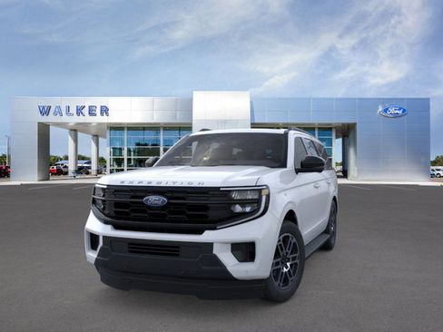 New 2025 Ford Expedition Active image 2