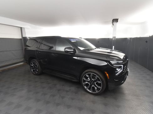 Used 2025 Chevrolet Tahoe RST w/ RST Capability Package image 5