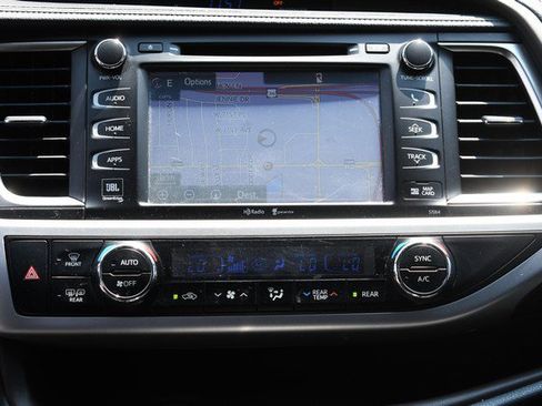 Used 2015 Toyota Highlander Limited Platinum AWD/4WD image 21