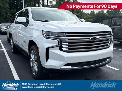 Used 2023 Chevrolet Suburban High Country RWD image 1