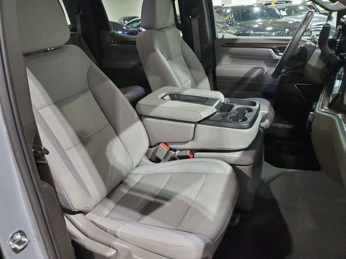 Used 2024 Chevrolet Silverado 1500 LT RWD image 29