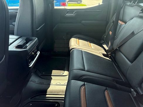 Certified 2023 GMC Sierra 1500 AT4 w/ AT4 Premium Package AWD/4WD image 8