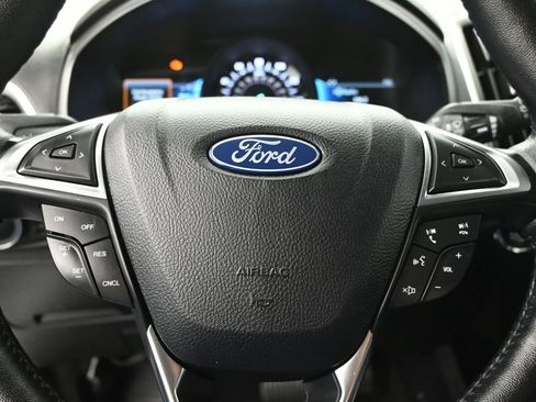 Used 2024 Ford Edge Titanium image 12