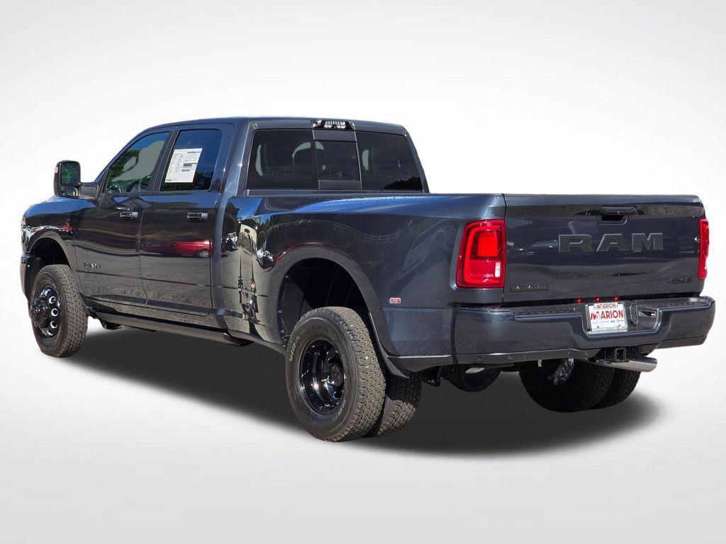 New 2026 RAM 3500 Laramie AWD/4WD image 17