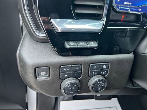 Certified 2025 Chevrolet Silverado 1500 LTZ w/ Technology Package image 33