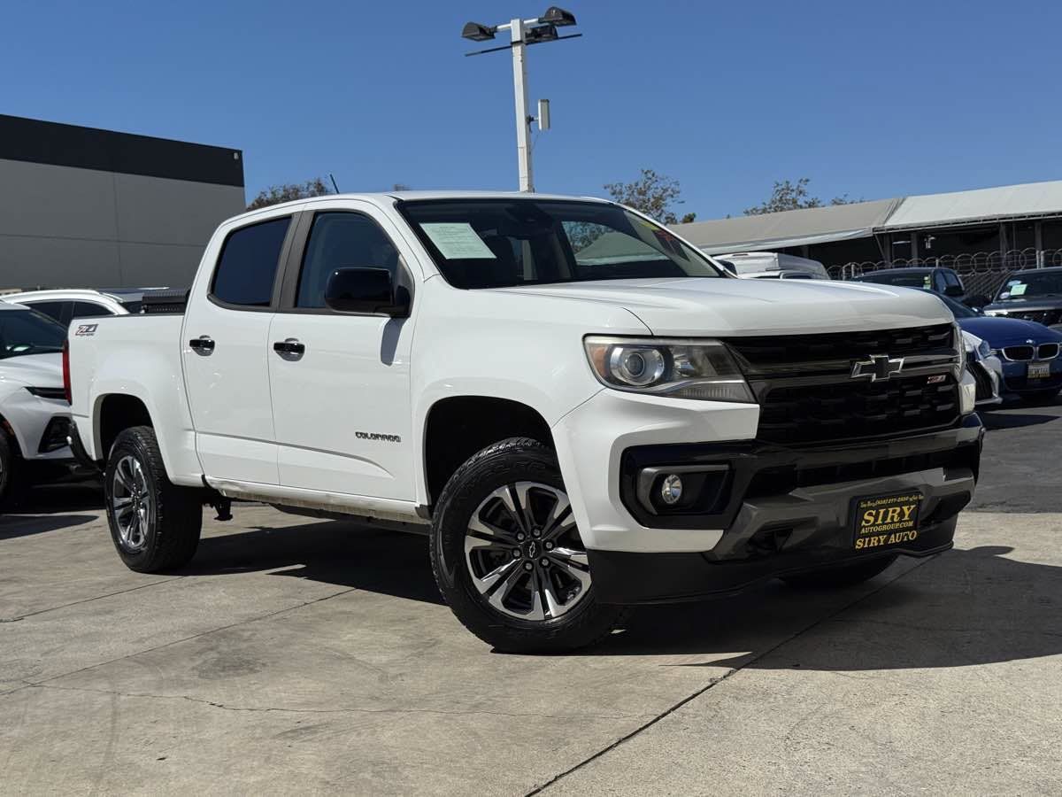 Used 2021 Chevrolet Colorado Z71 w/ Safety Package AWD/4WD image 2